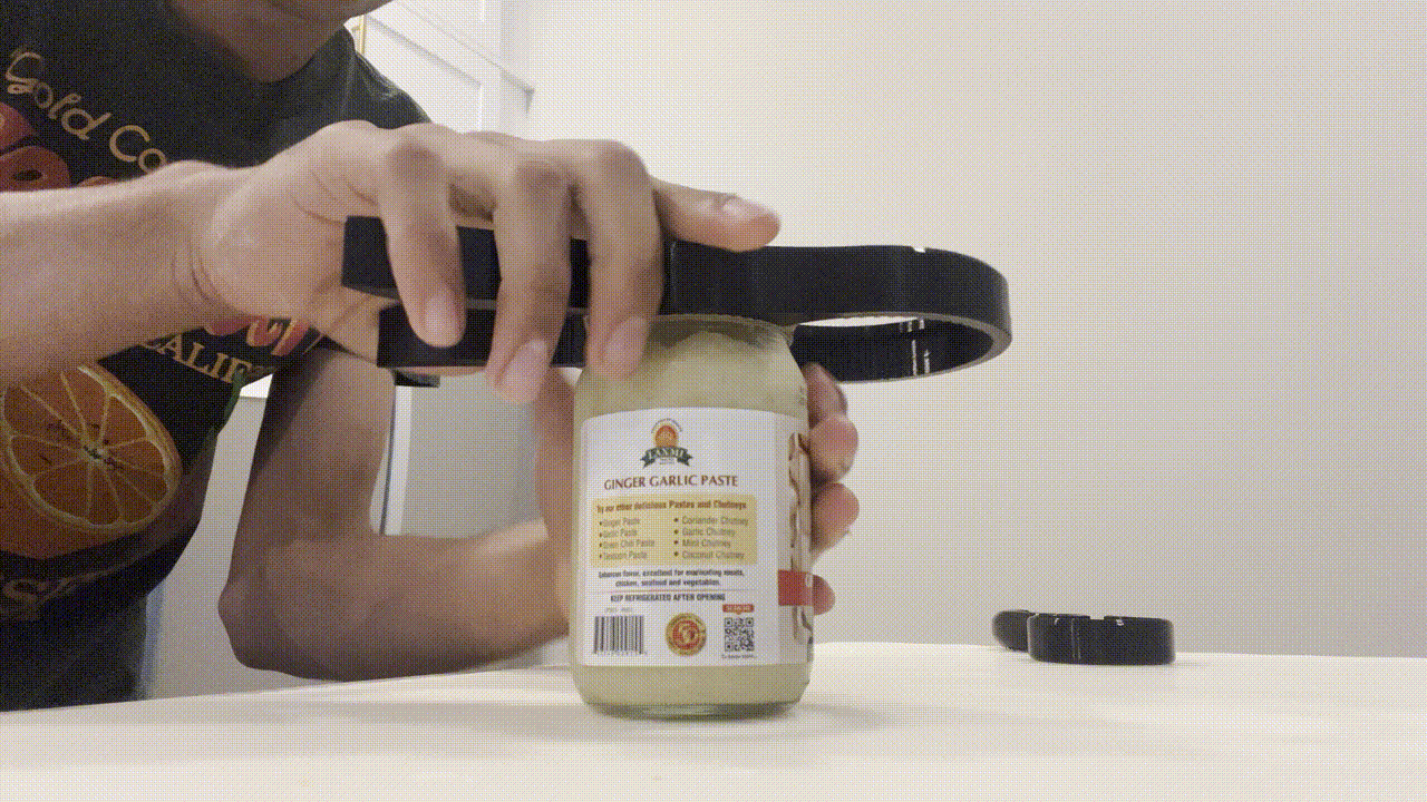 Can opener demonstration